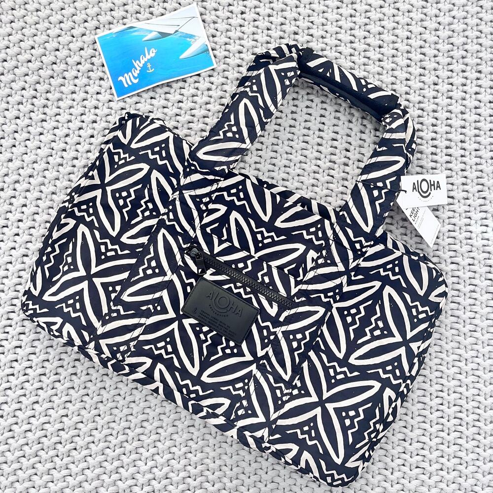 Aloha Collection• KEEP IT LIGHT WEEKENDER PASIFIKA Sandstone on Black